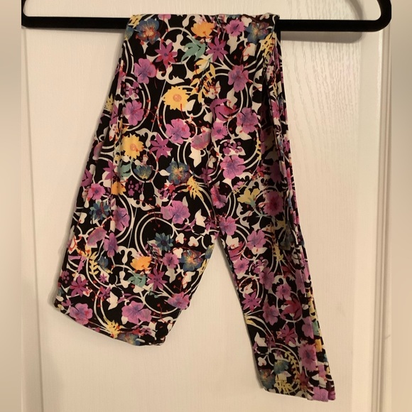 **SALE SEE BELOW** NWOT Lularoe Leggings - Picture 1 of 1